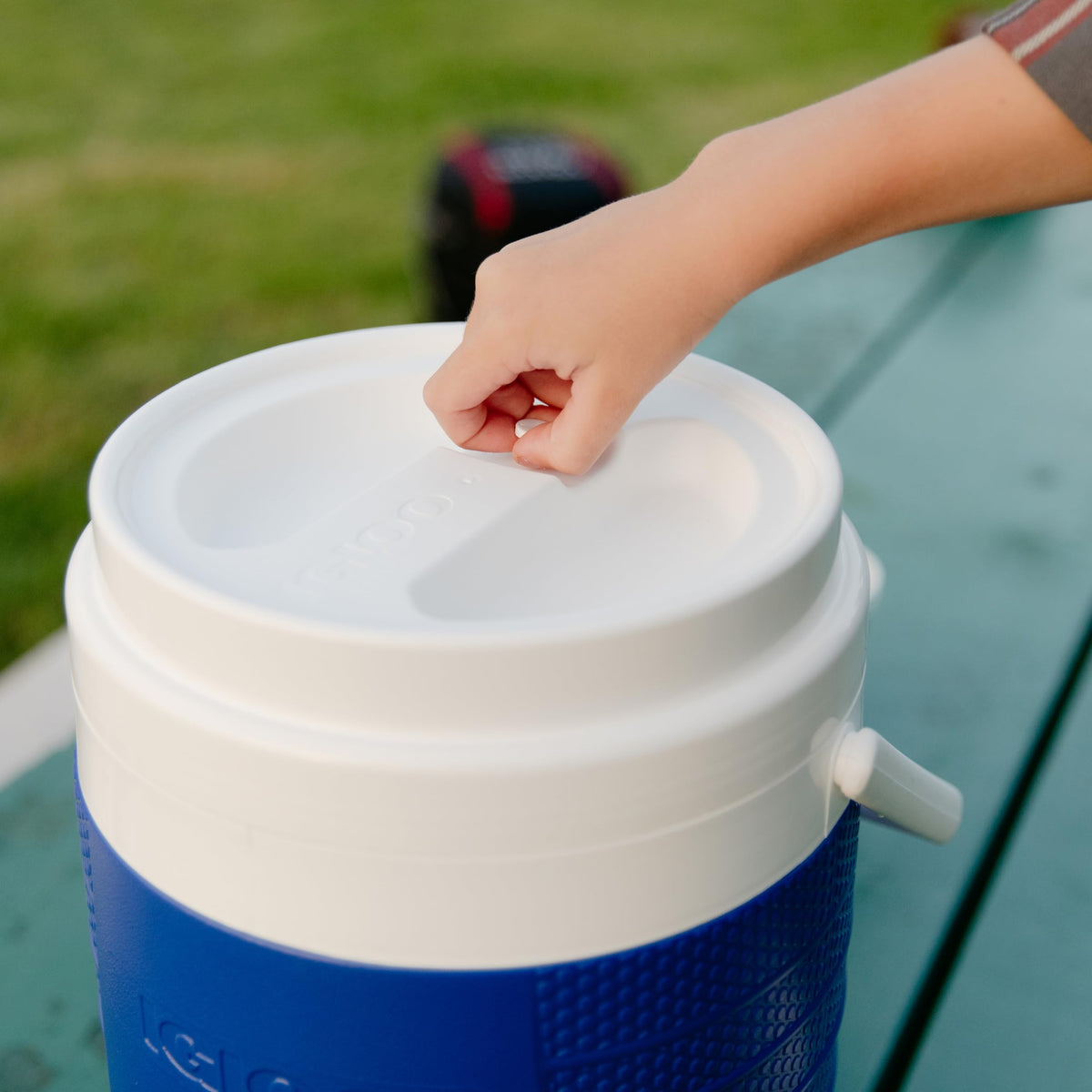 2 Gallon Insulated Portable Beverage Dispenser K48943