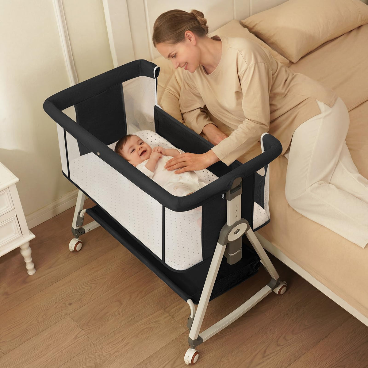 3 in 1 Baby Bassinets Bedside Sleeper with Storage Basket L565056