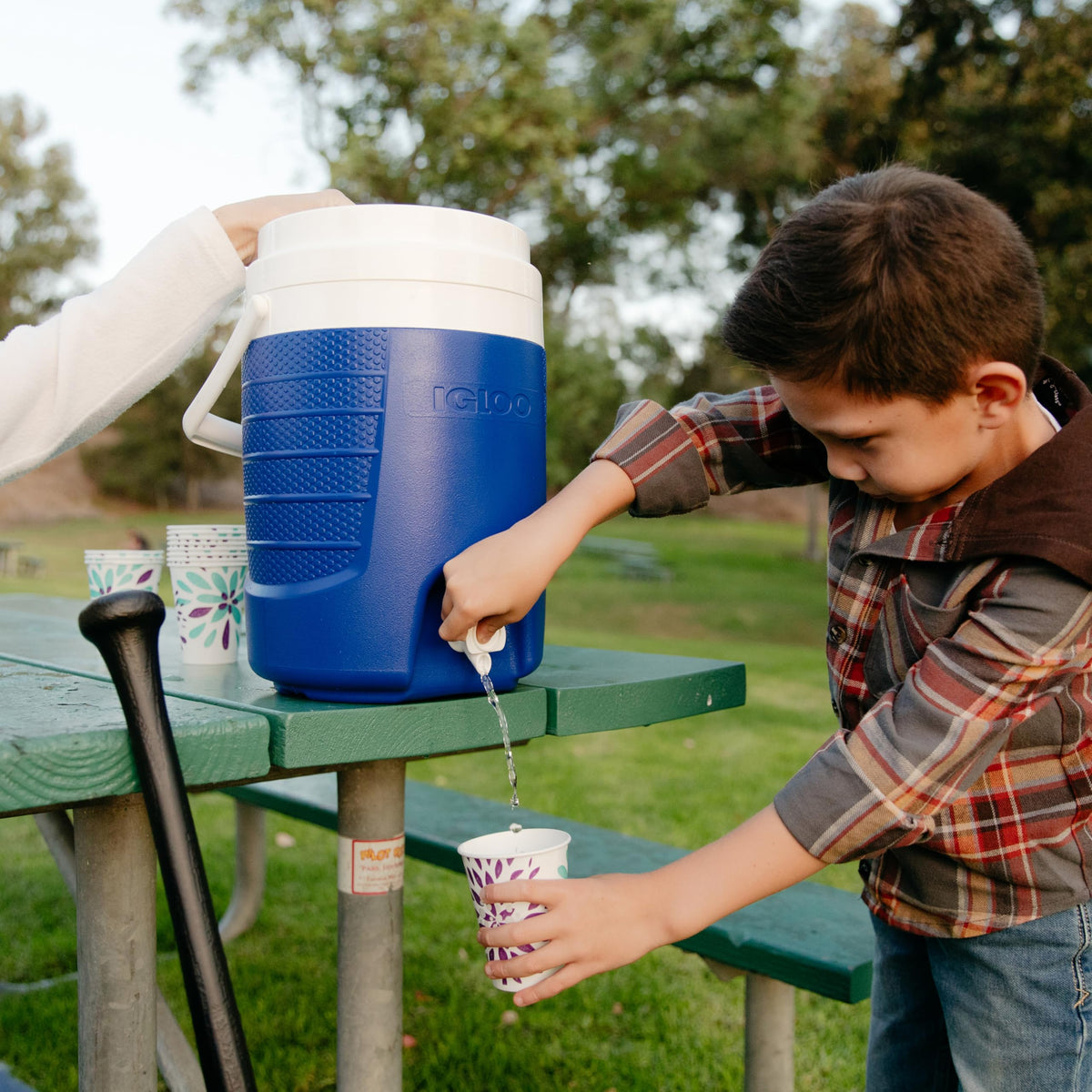 2 Gallon Insulated Portable Beverage Dispenser K48943